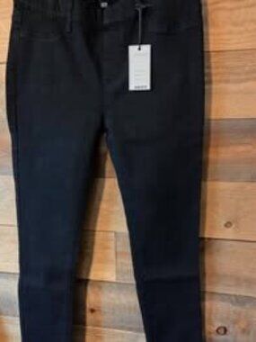 NWT Judy Blue Pull on Skinny Jeans - Black